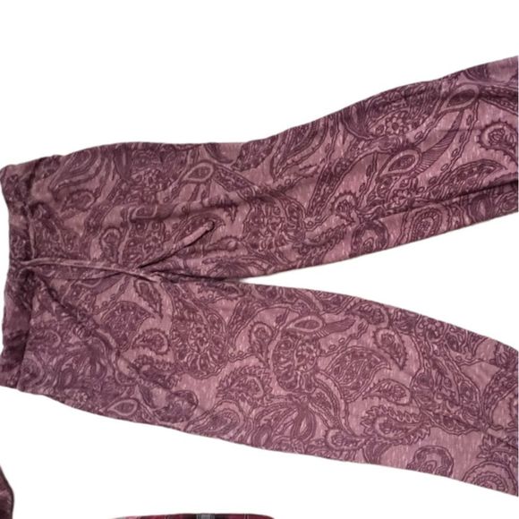 Tahari Paisley Matching Pajama Set S : S - Picture 4 of 6